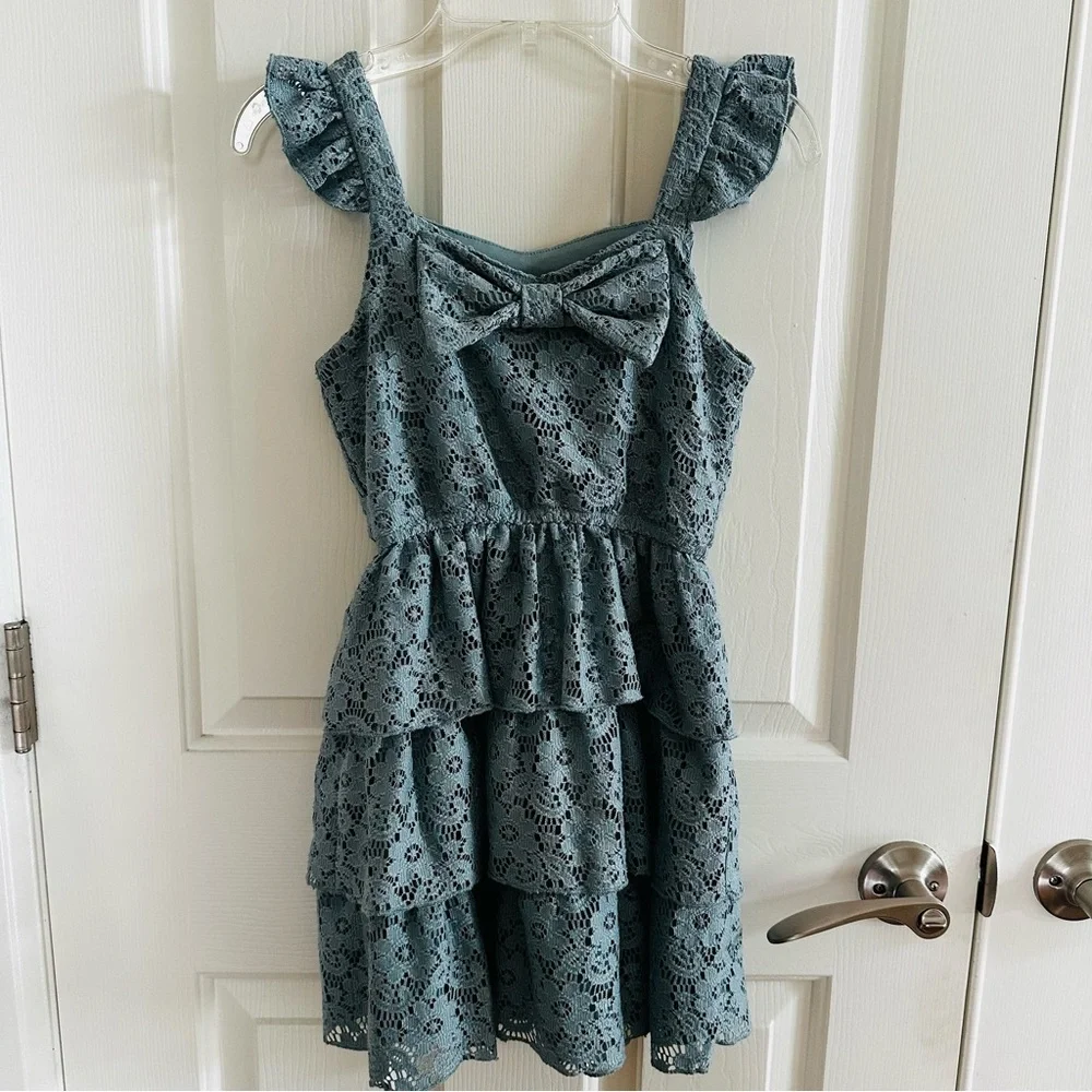 Lili Bleu Lace Floral Tiered Dress Blue Girl's size 8